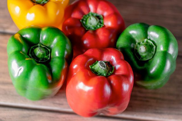 Bell Pepper in a wood table