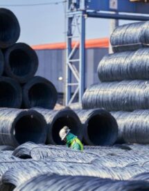Steel tariffs in global trade impacting industrial steel supply chains in 2026